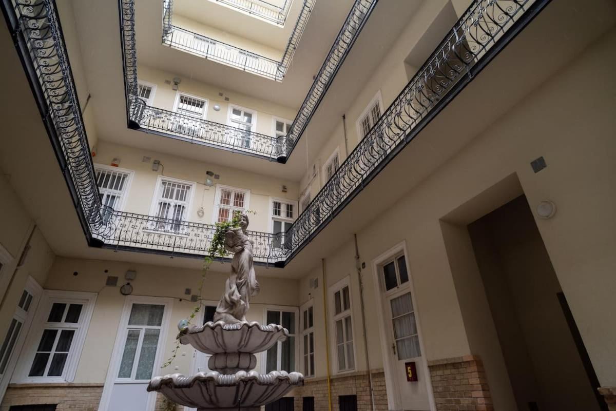 Super Central Apartment With A/C Budapest Extérieur photo